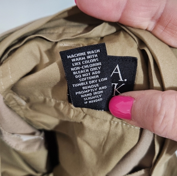 Jos A Banks Khaki pants, size 44x29 - Picture 4 of 5